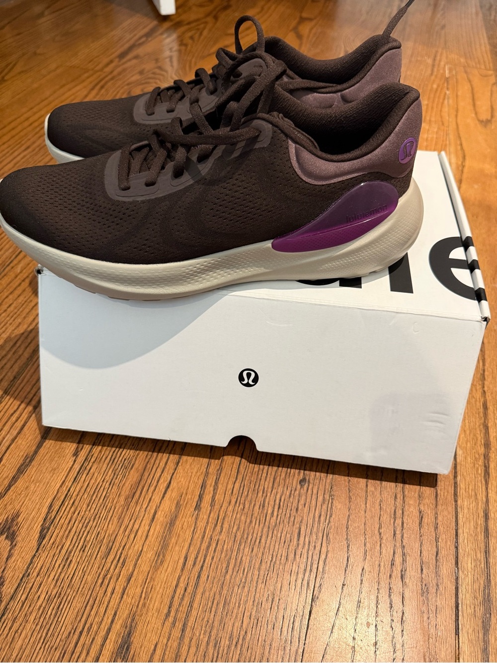 lululemon athletica M Beyondfeel Run Athletic Shoes